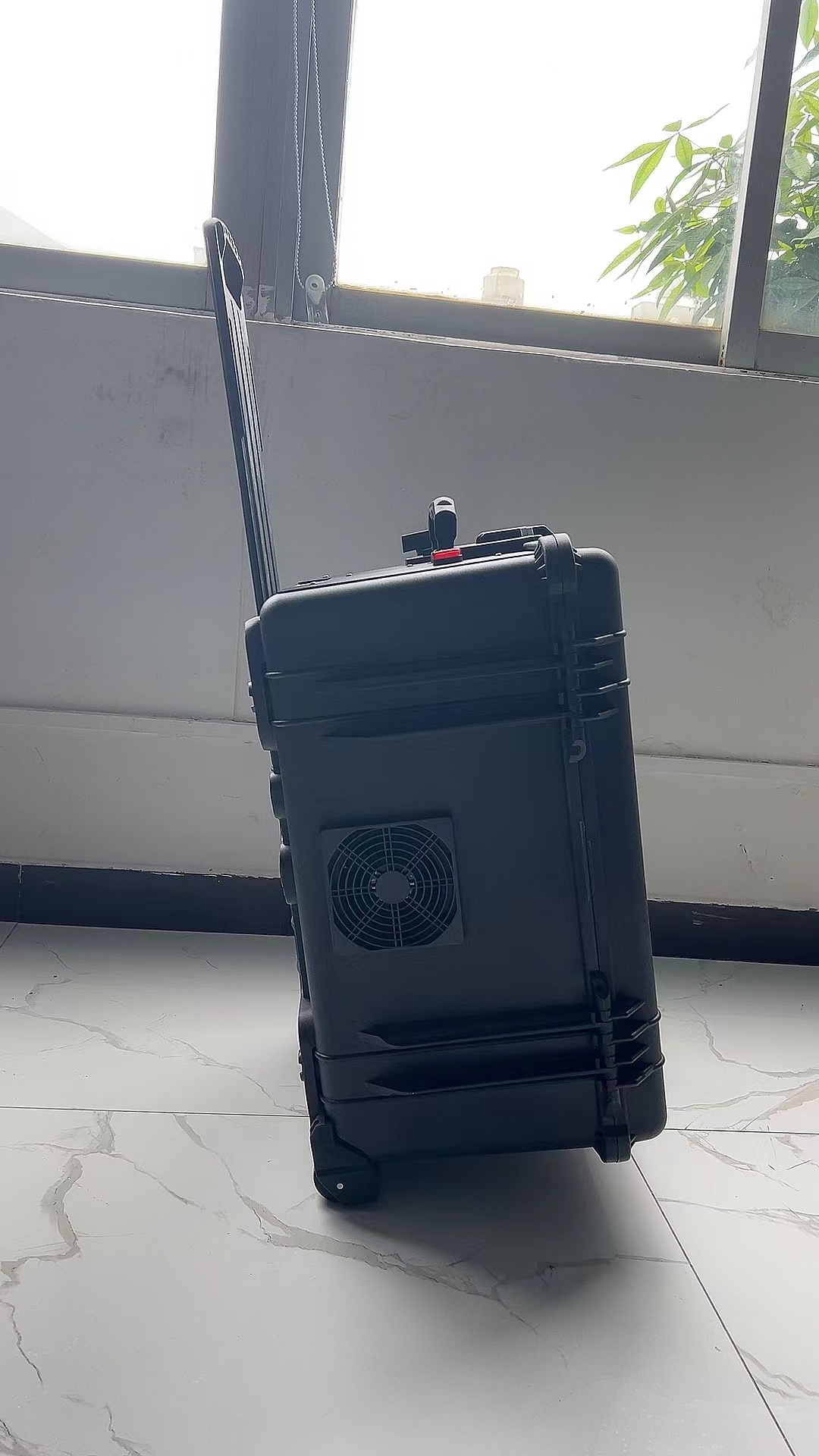 信州手拉箱型移动通信干扰器